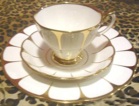 RVA81 Footed Cup & Saucer Set