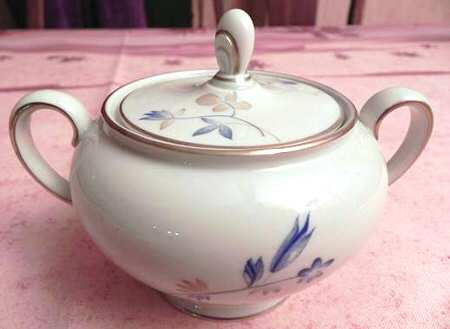 R2163 Sugar Bowl & Lid