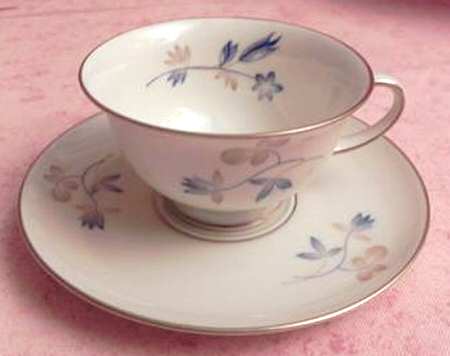 R2163 Footed Demitasse Cup & Saucer Set