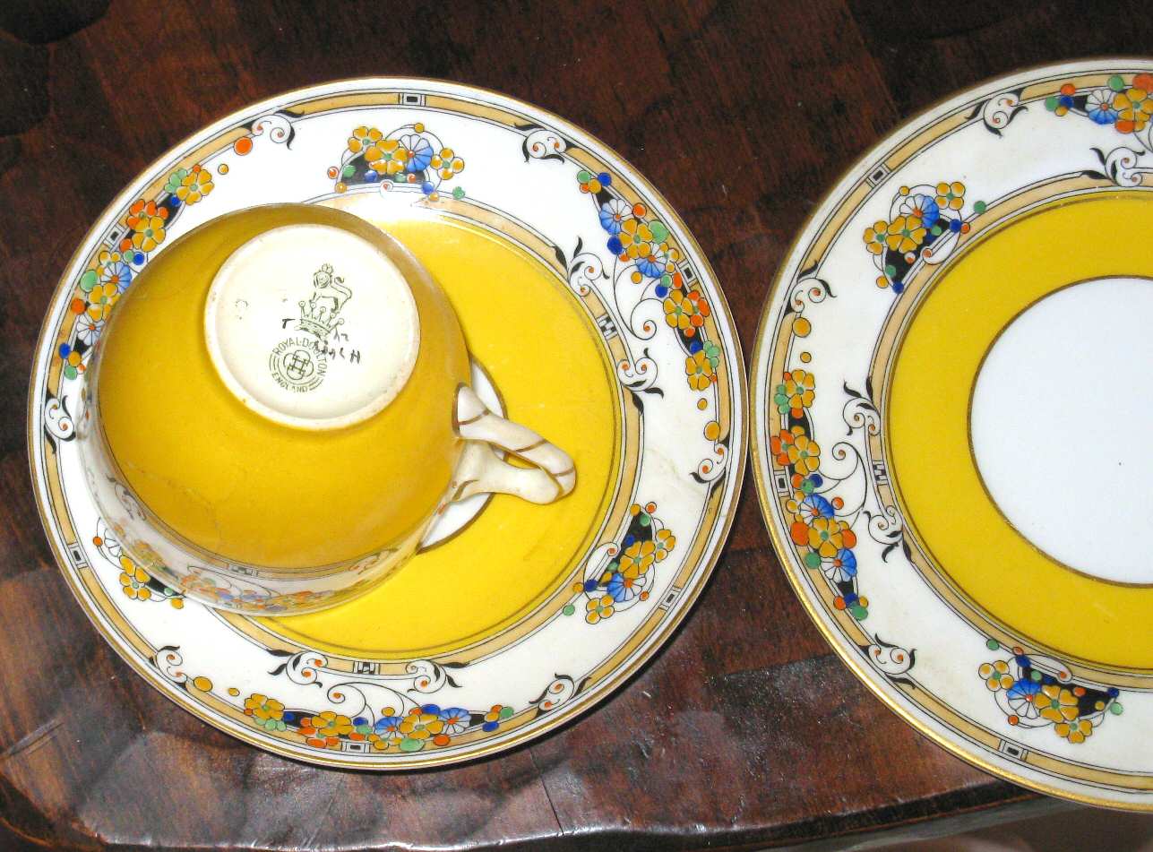 H7483 by Royal Doulton