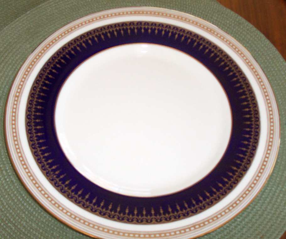 Bb3499 by Royal Doulton