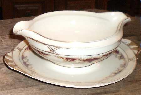 Courtship Gravy Boat with Attached Underplate