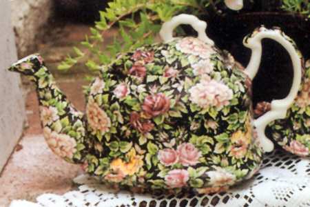 Victorian Chintz Black Teapot & Lid