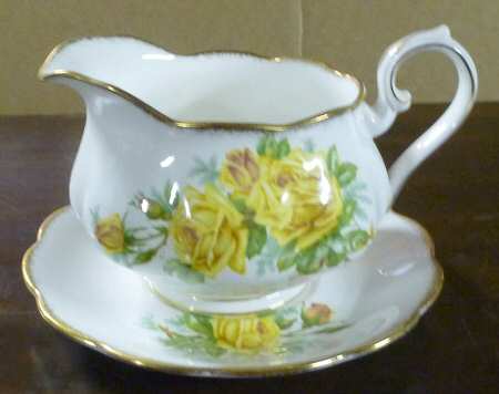 ROA247 Gravy Boat & Underplate