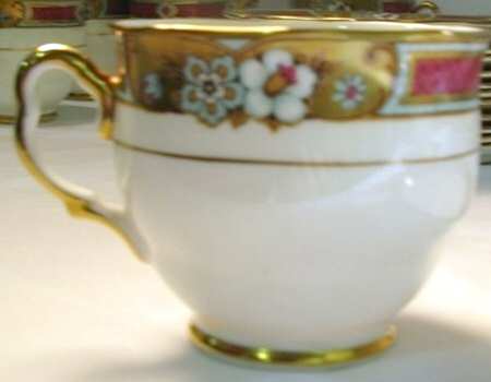 7671 Footed Cup