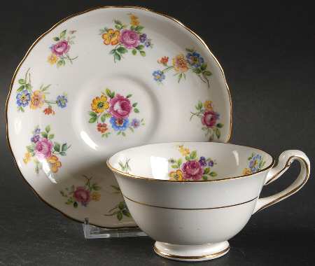 4085A Footed Cup & Saucer Set