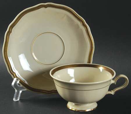 1069 Footed Cup & Saucer Set