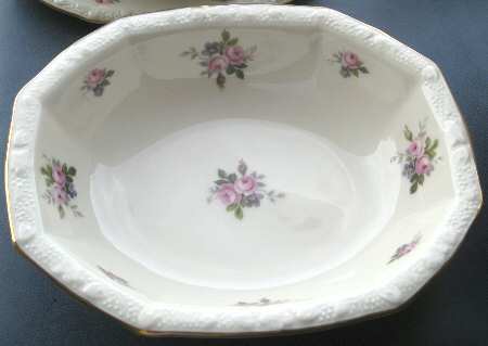 RHS56 9" Oval Vegetable Bowl