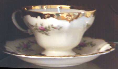 R1938 Footed Cup & Saucer Set
