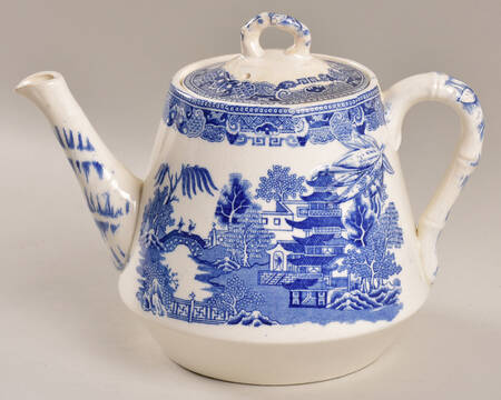 Willow Blue (No Birds, Diamond Stamp) Teapot & Lid