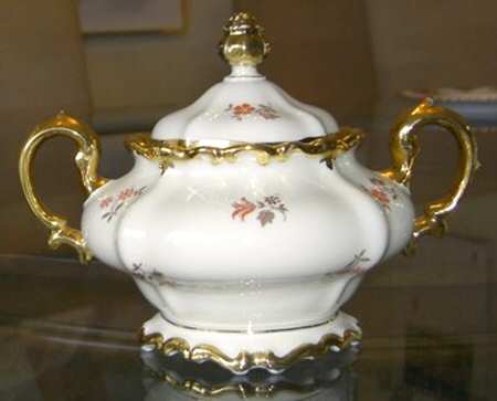 R2202 Sugar Bowl & Lid