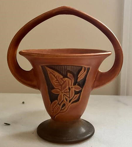 Silhouette Rust 6" Handled Basket