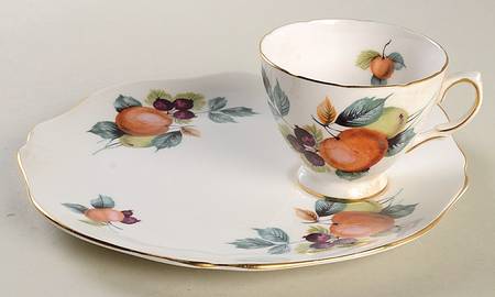 8225 Snack Plate & Cup Set