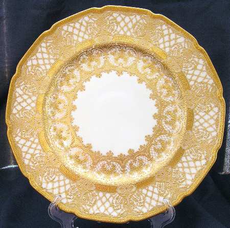 HB9694 by Royal Doulton