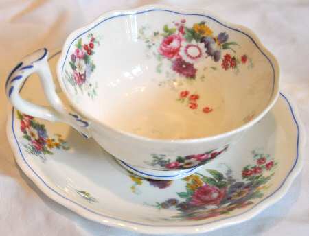 Roseland (Scalloped, No Trim) Footed Cup & Saucer Set