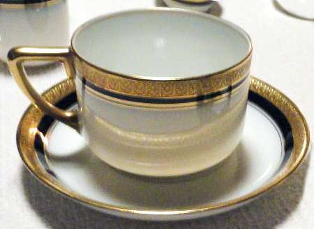 D2139 Flat Cup & Saucer Set
