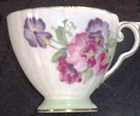 8002 Footed Cup