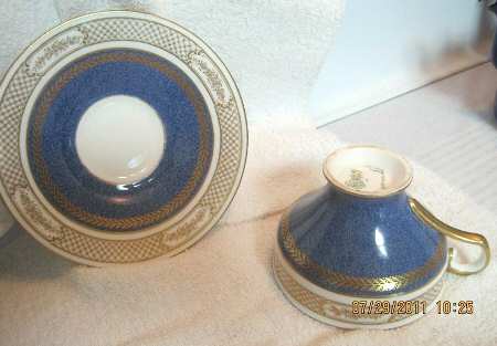 H4114 Footed Cup & Saucer Set