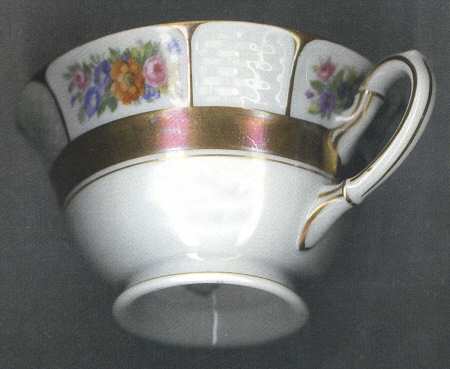 387 Footed Cup