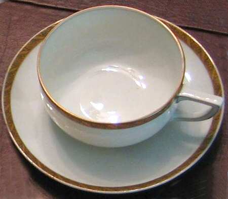 R1944 Flat Cup & Saucer Set