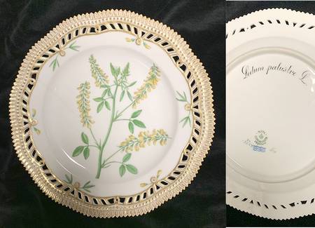 Flora Danica (1790 To 1960) 9" Pierced Luncheon Plate/Fruit Std-Sedum palustre