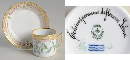 Flora Danica (1790 To 1960) Chocolate Cup & Serrated Saucer-Echinospermum deyl