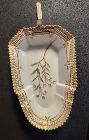 Flora Danica (1790 To 1960) 8" Pickle/Accent Dish-Andromeda polifolia