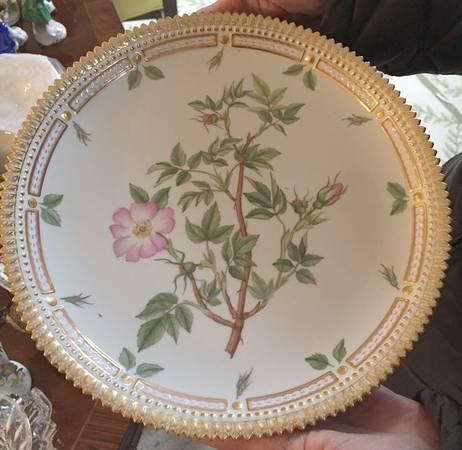 Flora Danica (1790 To 1960) 9" Round Tray-Rosa cinnamomeal L.