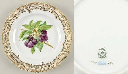 Flora Danica (1790 To 1960) 9" Pierced Luncheon Plate/Fruit Stand-Blk Cherry