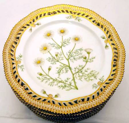 Flora Danica (1790 To 1960) 9" Pierced Luncheon Plate/Fruit Std-Anthemis Cotu