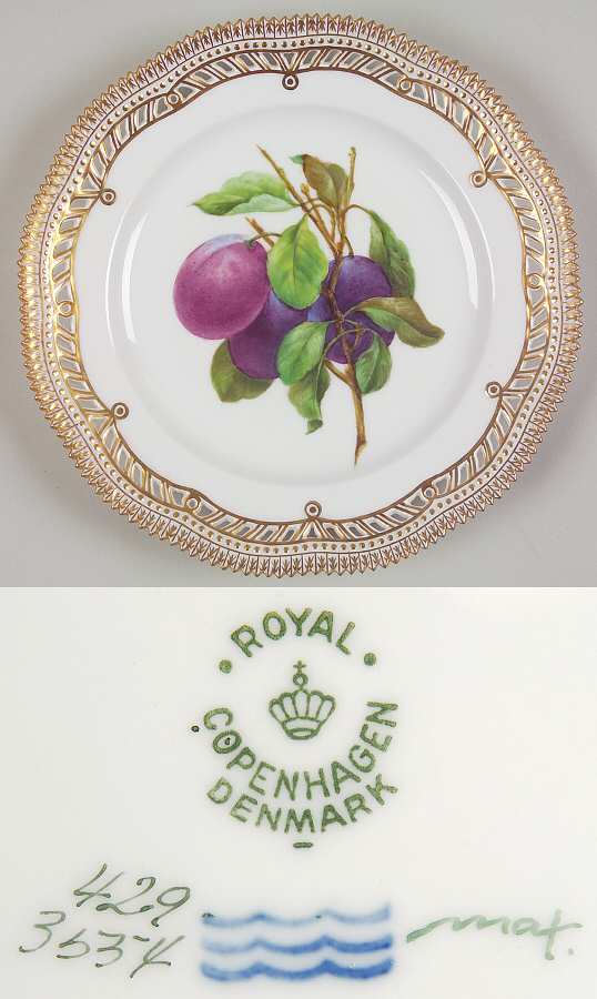 Flora Danica (1790 To 1960) 9" Pierced Luncheon Plate/Fruit Stand-Plums (3)