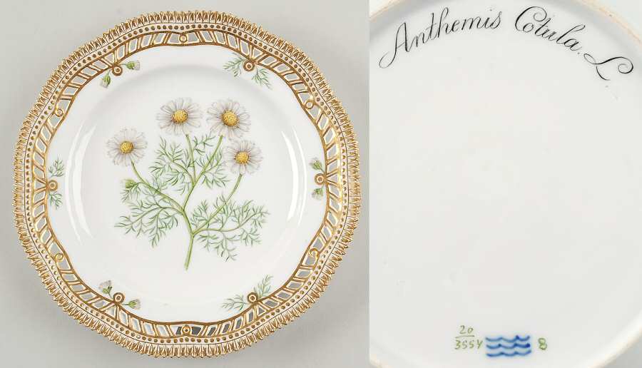 Flora Danica (1790 To 1960) 9" Pierced Luncheon Plate/Fruit Std-Anthemis Cotu
