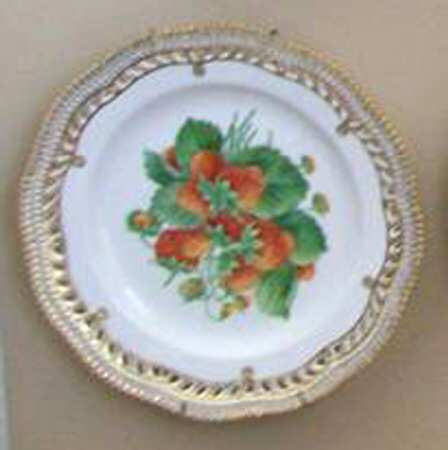Flora Danica (1790 To 1960) 9" Pierced Luncheon Plate/Fruit Stand-Strawberries