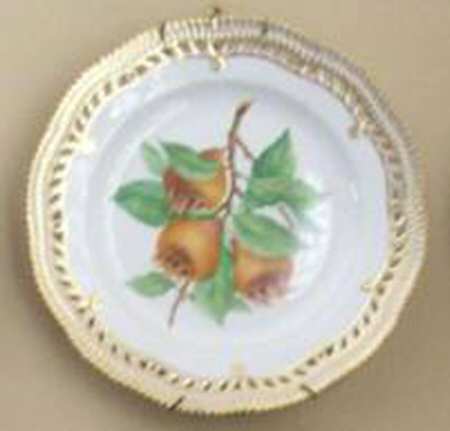 Flora Danica (1790 To 1960) 9" Pierced Luncheon Plate/Fruit Stand-Rosehips