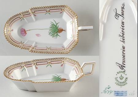 Flora Danica (1790 To 1960) 8" Pickle/Accent Dish-Armeria sibirica Turys.