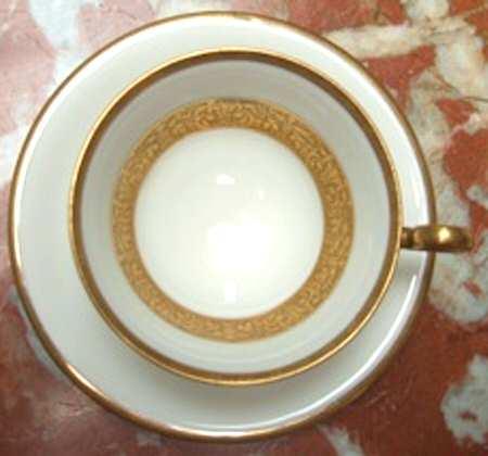 E9215 Footed Cup