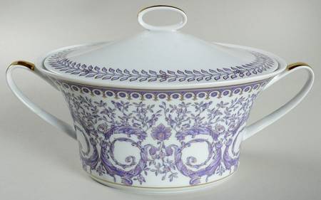 Le Grand Divertissement Oval Tureen & Lid
