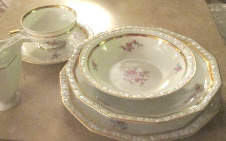 R2550 Footed Cup & Saucer Set