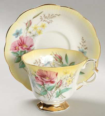 4376 Footed Cup & Saucer Set