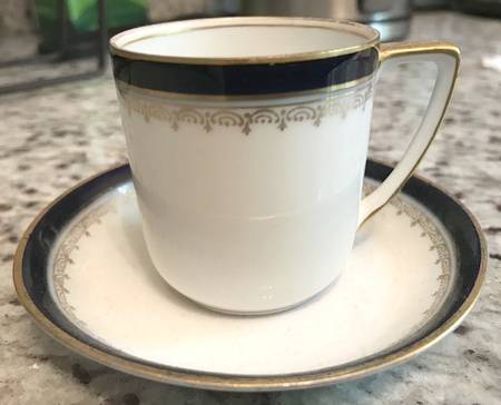 D253 Flat Demitasse Cup & Saucer Set