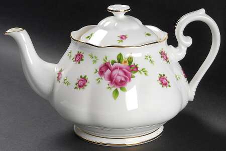 New Country Roses White Teapot & Lid