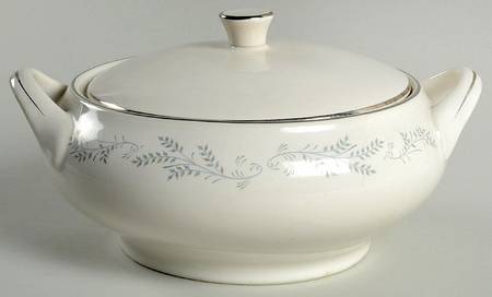 Silver Leaf Round Covered Vegetable