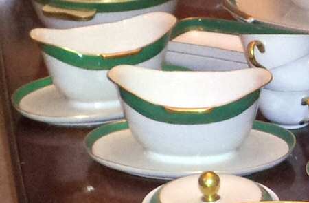 3446 Gravy Boat with Attached Underplate