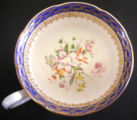 K1528 Footed Cup