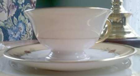 RAN5 Footed Cup & Saucer Set