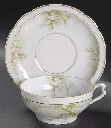 R2716 Flat Cup & Saucer Set