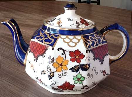 439 Teapot & Lid