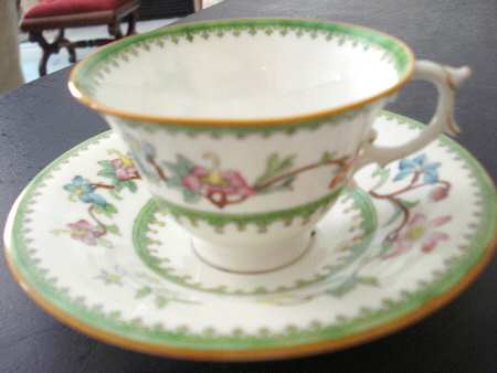 W8260 Footed Cup & Saucer Set