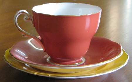 L1568 Footed Cup & Saucer Set