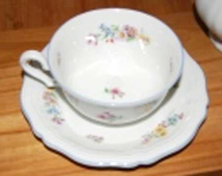 R2719 Footed Cup & Saucer Set